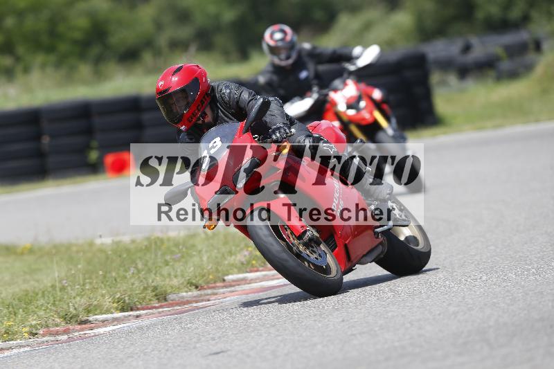 /27 12.06.2025 Ducati Schweiz Trackday Warmup  ADR/blau-bleu/33